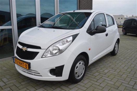 Chevrolet Spark - 1.0 L 5-deurs Zuinig. Wit (2010) - 1