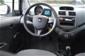 Chevrolet Spark - 1.0 L 5-deurs Zuinig. Wit (2010) - 1 - Thumbnail