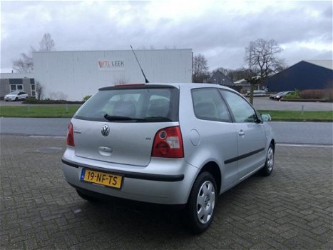 Volkswagen Polo - 1.4-16V Comfortline - 1