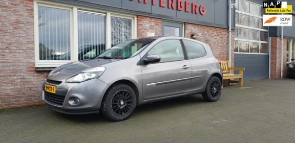 Renault Clio - 1.5 dCi Parisienne Navigatie Airco Cruise Control - 1