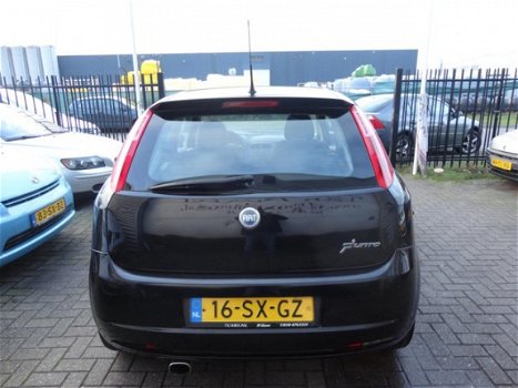 Fiat Grande Punto - 1.4-16V Sport 3 deurs, AIRCO, technisch 100% en rijd, remt nog super - 1