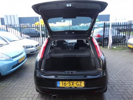 Fiat Grande Punto - 1.4-16V Sport 3 deurs, AIRCO, technisch 100% en rijd, remt nog super - 1