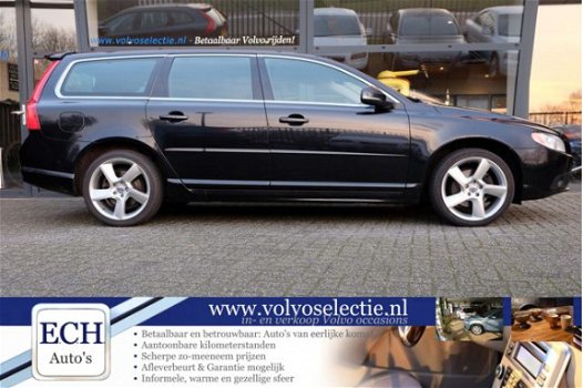 Volvo V70 - T4 180 pk Automaat Limited Edition, Leer, Xenon, Navi - 1