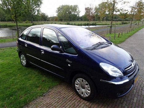 Citroën Xsara Picasso - 1.8i 16V Image - 1