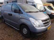 Hyundai H 300 - 2.5 CRDi Active motor schade navi airco nieuwstaat trekhaak 170pk 2x schuifdeur 3-pe