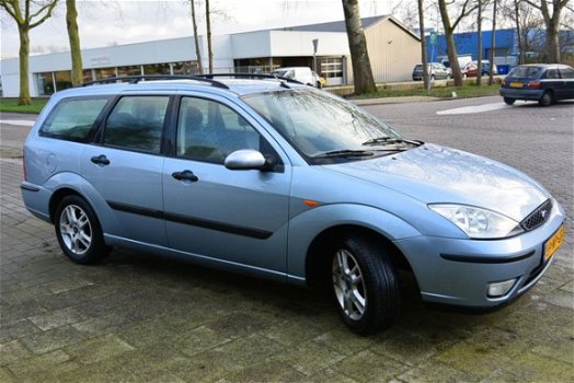 Ford Focus Wagon - 1.6-16V Collection RIJDT PRAKTISCH NIEUW MET AIRCO & APK - 1