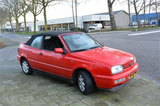 Volkswagen Golf Cabriolet - 1.8 RIJDT PRAKTISCH NIEUW MET APK - 1