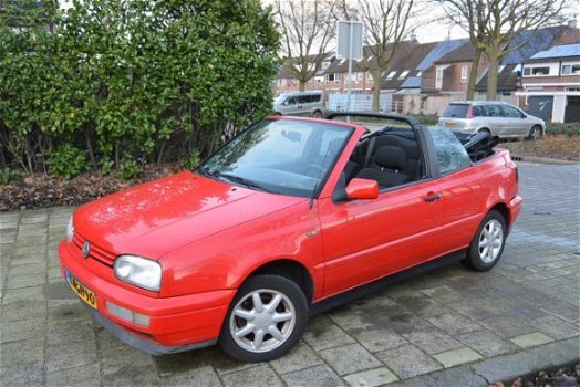 Volkswagen Golf Cabriolet - 1.8 RIJDT PRAKTISCH NIEUW MET APK - 1