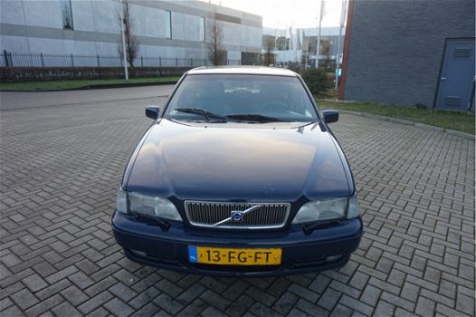 Volvo V70 - 2.4 Polar , AIRCO, CRUISE CONTROLE, APK 07-06-2020, RIJDT PERFECT, YOUNGTIMER , HALF LED - 1