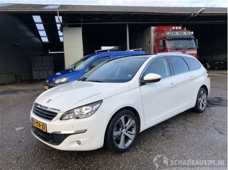 Peugeot 308 - 1.6 hdi 120pk 6-bak bleu executive - panoramadak - led - navi - touchscreen - pdc - 17 - 1