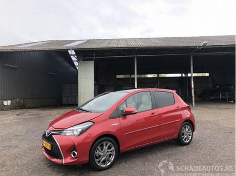 Toyota Yaris - 1.5 88pk hybride aut dynamic - pano - leer - clima - adaptive cruise - cam. - line as - 1