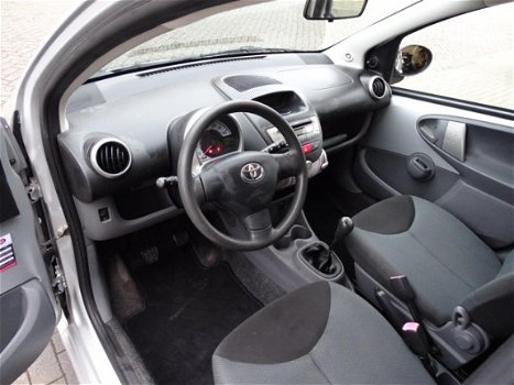 Toyota Aygo - 1.0-12V + AIRCO APK T/M 24-1-2021 - 1