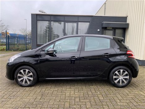 Peugeot 208 - 1.4 e-HDi Active AUTOMAAT NAVI NAP ONDERH AIRCO - 1