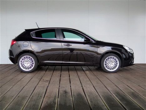 Alfa Romeo Giulietta - 1.4 T Exclusive | Navigatie | Leder | Stoelverwarming - 1