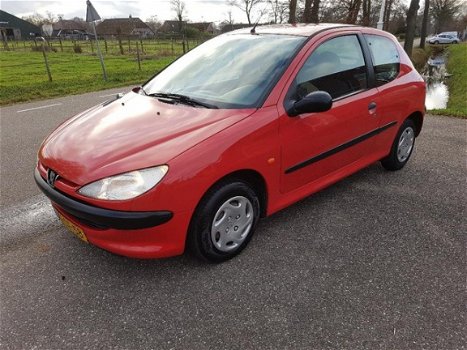 Peugeot 206 - 1.1 XN MET VOL JAAR A.P.K - 1