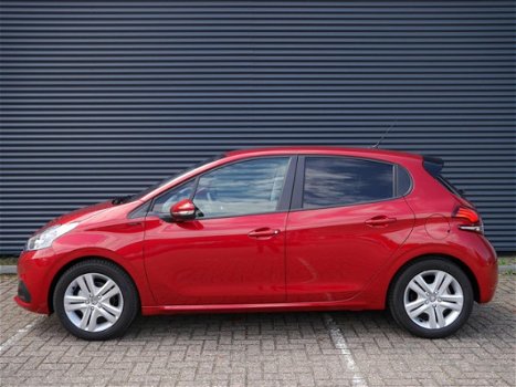 Peugeot 208 - 1.2 Puretech 82pk Signature | 5Drs | Navi | Airco | Cruise | PDC - 1