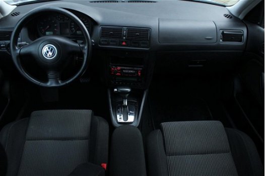 Volkswagen Golf - 1.6 Highline / AUTOMAAT / CLIMATE / CRUISE / PDC - 1