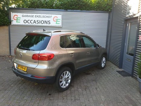 Volkswagen Tiguan - 1.4 TSI Comfortline Business - 1