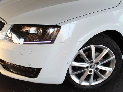 Skoda Octavia - 1.6 TDI 110 pk Style Businessline | Automaat | - 1