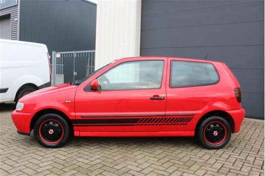 Volkswagen Polo - 1.4 /Stuurbekrachting/Eletrische ramen - 1