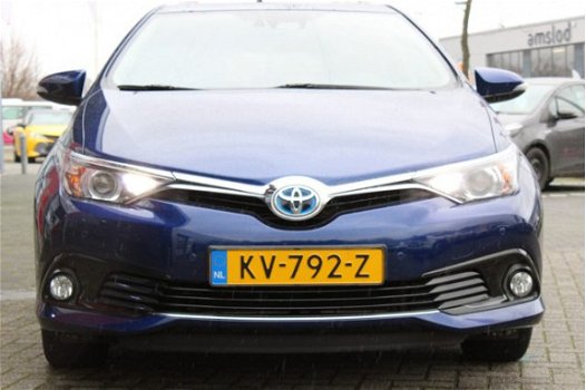 Toyota Auris - 1.8 Hybrid Dynamic | Navigatie | Trekhaak | Parkeersensoren - 1