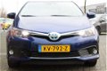 Toyota Auris - 1.8 Hybrid Dynamic | Navigatie | Trekhaak | Parkeersensoren - 1 - Thumbnail