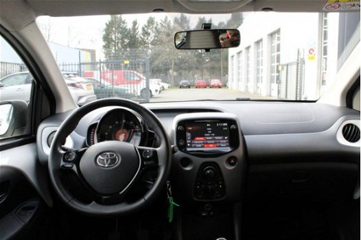 Toyota Aygo - 1.0 VVT-i x-play | Apple CarPlay | Airco | | Elek. Ramen - 1