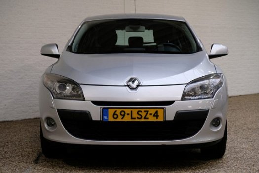 Renault Mégane - 1.6-16V 110pk 5-drs Sélection Business | Airco | Navi | Cruise | Xenon - 1