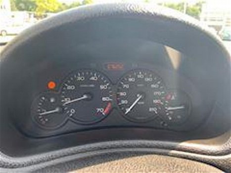 Peugeot 206 - 1.6-16V XT 5Drs NAP/NIEUWE APK/ELEK.RAMEN/VELGEN - 1