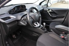 Peugeot 208 - Allure, Navigatie, Connect