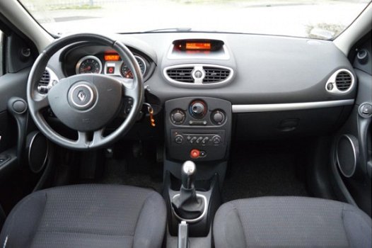 Renault Clio - 1.2-16V Team Spirit 5 deurs AIRCO APK NAP - 1