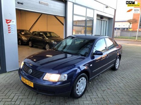 Volkswagen Passat - 1.9 TDI Comfortline - 1