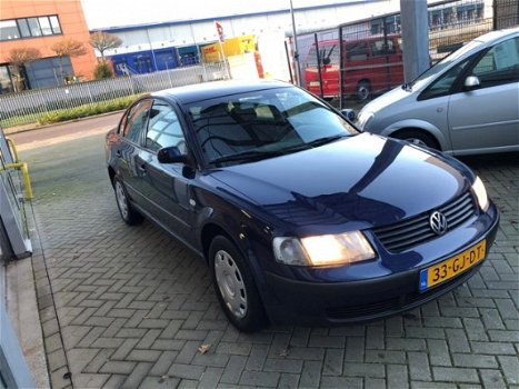 Volkswagen Passat - 1.9 TDI Comfortline - 1