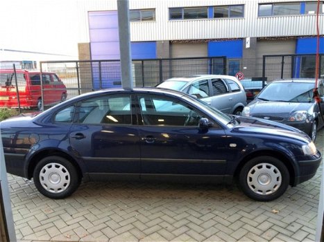 Volkswagen Passat - 1.9 TDI Comfortline - 1