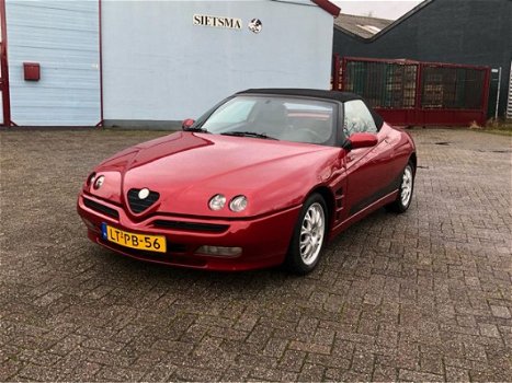 Alfa Romeo Spider - 2.0-16V T.Spark - 1