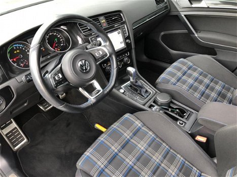 Volkswagen Golf - 1.4 TSI GTE 204pk DSG l PANORAMADAK l ADAPT.CRUISE l CAMERA l KEYLESS l ORG.NL l E - 1