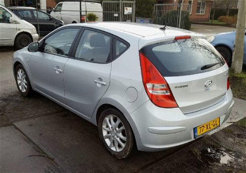 Hyundai i30 - 1.6 CRDi Dynamic Lux/Nap/Iso/Aux, Usb etc - 1