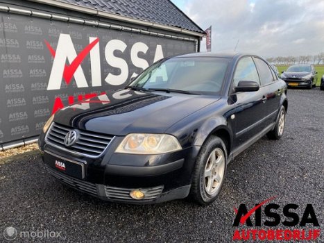 Volkswagen Passat - 2.0 Comfortline Airco/Cruise/Usb - 1