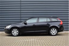 Volvo V60 - 1.6 T3 Kinetic | Navigatie | Dealeronderhouden | Cruise-Control | NAP