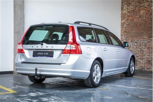 Volvo V70 - 2.5T Automaat Momentum - 1