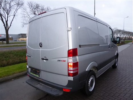 Mercedes-Benz Sprinter - 210 cdi l1h1 airco - 1