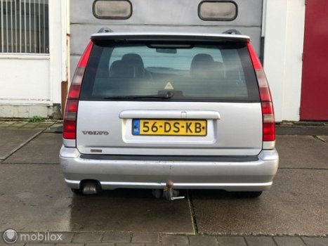 Volvo V70 - 2.5 D Comfort AIRCO APK NAP LEDER RIJD PERFECT - 1