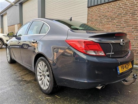 Opel Insignia - 2.0 T Cosmo - Automaat / Xenon / Leer / Navi - 1