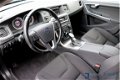 Volvo V60 - 1.6 T4 Momentum Navi Automaat Parkassist V+A Bi-Xenon Dakrails Business Pack Pro Stof/Le - 1 - Thumbnail