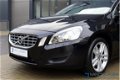 Volvo V60 - 1.6 T4 Momentum Navi Automaat Parkassist V+A Bi-Xenon Dakrails Business Pack Pro Stof/Le - 1 - Thumbnail