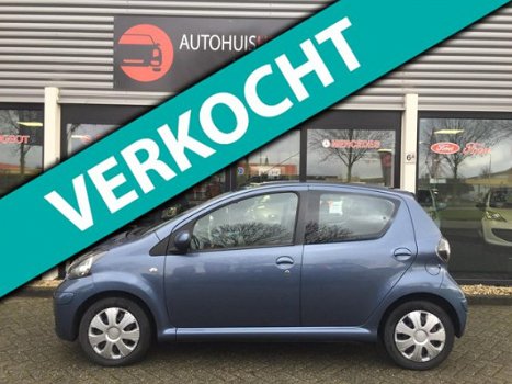 Toyota Aygo - 1.0-12V Dynamic Blue vol optie, s, airco, cd, cv, elec paket, 5 drs, metalic lak - 1