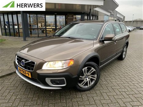 Volvo XC70 - 2.0 D3 FWD Limited Edition navigatie trekhaak clima lederen interieur - 1