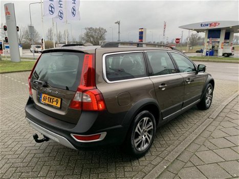 Volvo XC70 - 2.0 D3 FWD Limited Edition navigatie trekhaak clima lederen interieur - 1