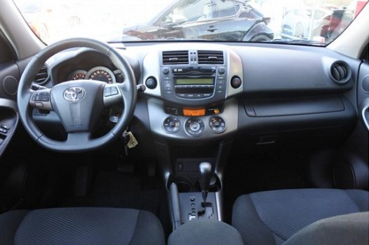 Toyota RAV4 - 2.0 VVTi Dynamic Automaat 4WD | Parkeersensors achter | CD wisselaar | Bluetooth - 1