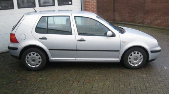 Volkswagen Golf - 1.6 schakelbak - 1